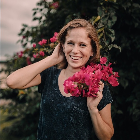 Meet your Posher, Marissa - Picture 3 of 4